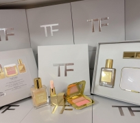 SET TOM FORD 3 MÓN (SON DƯỠNG 3G+MÁ HỒNG 4.4G+XỊT NHŨ BODY 45ML)