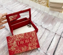 CLUTCH DIOR ĐỎ CÓ GƯƠNG ( HỘP ĐỰNG SON )