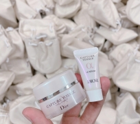 SET DƯỠNG DA DIOR 2 MÓN (TÚI VẢI RÚT)
