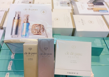 SET DƯỠNG DA CLE DE PEAU 3 MÓN
