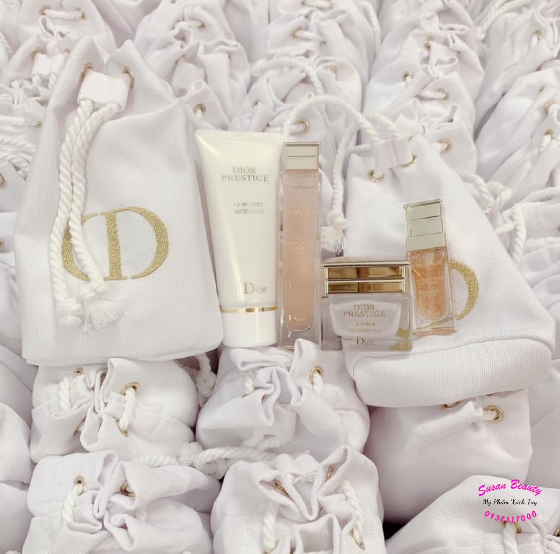 SET DƯỠNG DA DIOR 4 MÓN ( KÈM TÚI RÚT )