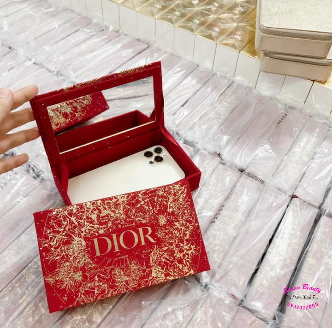 CLUTCH DIOR ĐỎ CÓ GƯƠNG ( HỘP ĐỰNG SON )